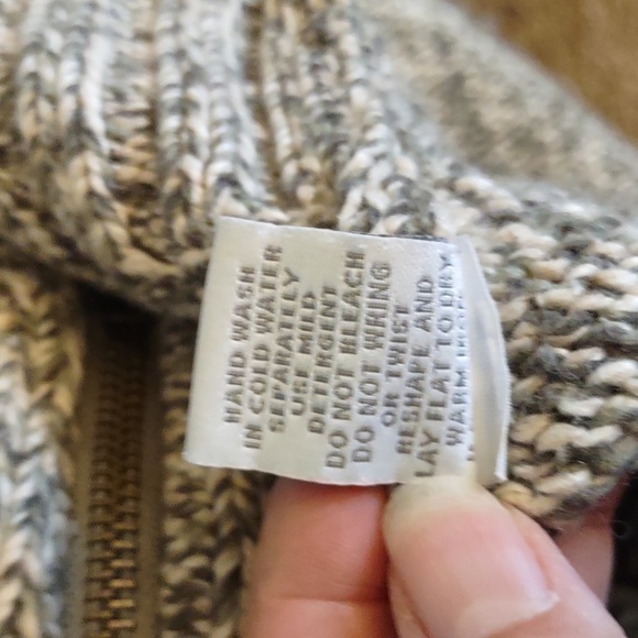 Dress Barn Zippered Tan Sweater Size L - Picture 6 of 6